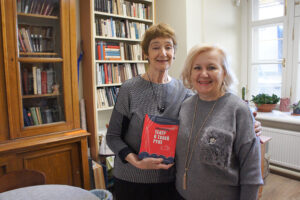 С Рахиль Кане, заведующей отделом Санкт-Петербургской Театральной библиотеки